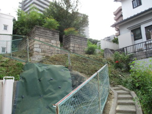 広島市　お庭管理　お墓周辺　除草