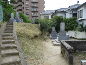 広島市　お庭管理　お墓周辺　除草