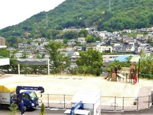 保育所　幼稚園　遊具　園庭　ブランコ　子ども　遊び　JOHOKUこどもアカデミー　広島城北学園　幼児　教育　保育