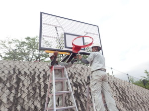 広島市佐伯区　佐伯運動公園　多目的広場　バスケット　ゴール　スポーツ用品　取替　錆　