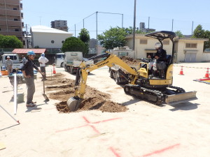 広島市安佐南区　広島市立祇園小学校　鉄棒　修繕　体育　校庭　運動　体育　授業　