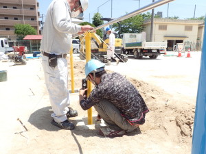 広島市安佐南区　広島市立祇園小学校　鉄棒　修繕　体育　校庭　運動　体育　授業　