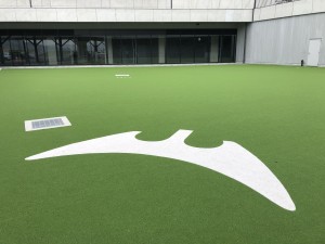 福山市総合体育館　エフピコアリーナふくやま　人工芝　中庭　スポーツ　施設　遊び　子ども　夏休み　福山市　広島県　