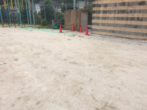 広島市安芸区　矢野南小学校　グラウンド　排水　水みち　勾配　グラウンド土　真砂土　排水溝　整地　黒土　校庭　砂