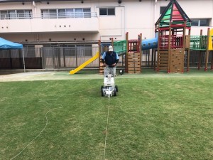 広島県安芸郡府中町　認定こども園つばめ　園庭　天然芝　ライン引き　運動会　芝刈　人工芝　グラウンド　整備　遊具