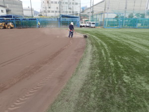 広島国際学院高等学校　プルペン　内野　野球場　整備　グラウンド　スポーツ　学校　小学校　中学校　高等学校　グラウンド資材　土　真砂土　黒土　混合土　不陸　人工芝　ピッチャー　スポーツ施設　施工　設計　整備