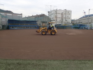 広島国際学院高等学校　プルペン　内野　野球場　整備　グラウンド　スポーツ　学校　小学校　中学校　高等学校　グラウンド資材　土　真砂土　黒土　混合土　不陸　人工芝　ピッチャー　スポーツ施設　施工　設計　整備