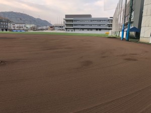 広島国際学院高等学校　プルペン　内野　野球場　整備　グラウンド　スポーツ　学校　小学校　中学校　高等学校　グラウンド資材　土　真砂土　黒土　混合土　不陸　人工芝　ピッチャー　スポーツ施設　施工　設計　整備