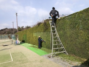 広島県　広島市　西区　テニスコート　カイズカ　剪定　造園　除草　お庭　管理　維持　スポーツ施設　グラウンド　学校　スクール　グラウンド資材　黒土　スポーツ施設　施工　設計　空き家　人工芝　