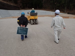 岡田運動公園　野球場　整備　グラウンド　スポーツ　施設　グラウンド資材　混合土　黒土　野球　テニス　サッカー　学校　校庭　グラウンド　整備　水たまり　砂埃　施工　設計　維持管理　芝　人工芝　お庭　造園　剪定　除草