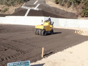 岡田運動公園　野球場　整備　グラウンド　スポーツ　施設　グラウンド資材　混合土　黒土　野球　テニス　サッカー　学校　校庭　グラウンド　整備　水たまり　砂埃　施工　設計　維持管理　芝　人工芝　お庭　造園　剪定　除草