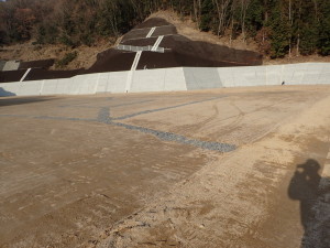 岡田運動公園　野球場　整備　グラウンド　スポーツ　施設　グラウンド資材　混合土　黒土　野球　テニス　サッカー　学校　校庭　グラウンド　整備　水たまり　砂埃　施工　設計　維持管理　芝　人工芝　お庭　造園　剪定　除草