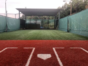 近畿大学工学部　野球　野球部　野球場　グラウンド　グランド　練習場　投球　人工芝　マウンド